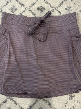 Balance Collection Striped Knit Skort in Striped Mauve. Size Medium
